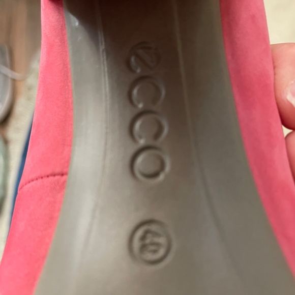 “Barbie pink” pink suede pumps size 40 or 9 1/2 - Picture 9 of 9